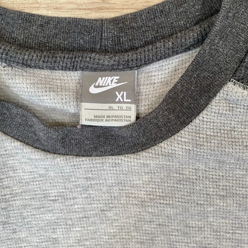 Nike Thermo Langarmshirt Herren XL grau Waffelstrick bestickt silber Etikett - Bild 9 von 9