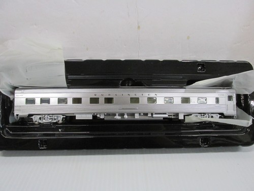 WALTHERS # 932-15144 ~ 85' BURLINGTON ROUTE COCHE DE PASAJEROS 10-6 PLAZAS ~ ESCALA HO | Condition: New