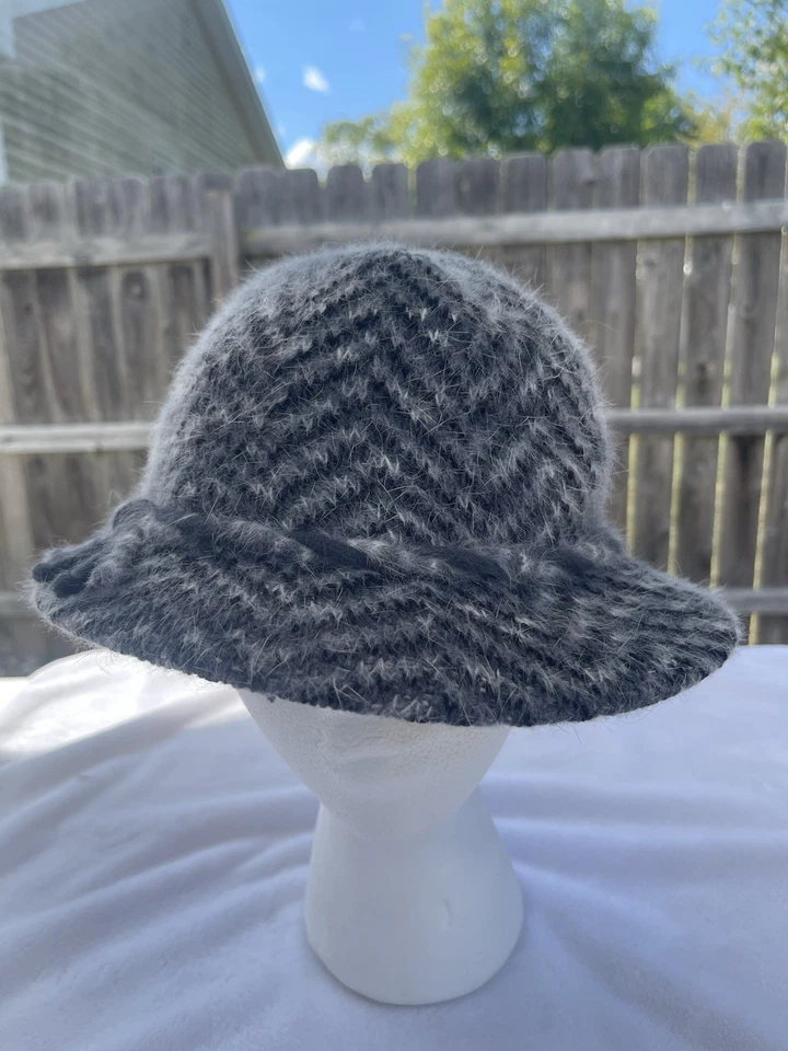 Kangol Design Hat Woman Made In England Size Small Squiggles 2501 Chevron Gray - Image 2 of 4