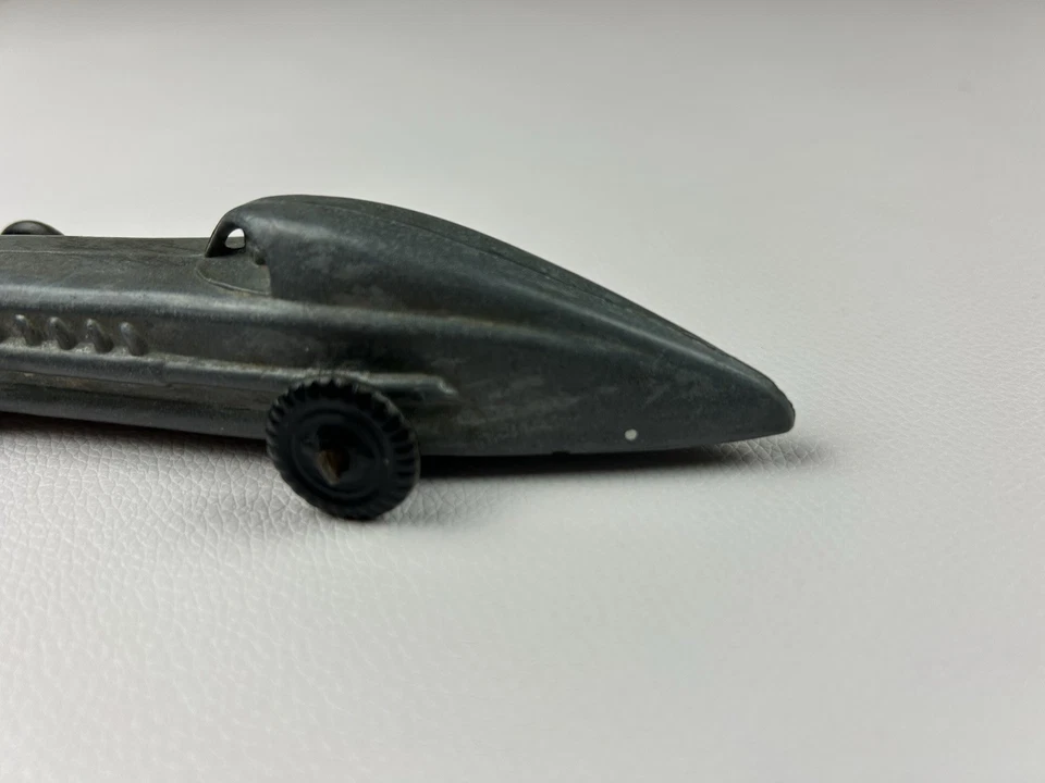Coche de juguete de corredor aerodinámico de metal vintage de los años 30 - coche de velocidad fundido de aguanieve - sin marca Foto 3 de 4