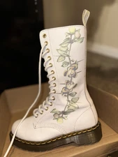 DR. MARTENS WREN LOUISE 14 HOLE LIMITED EDITION