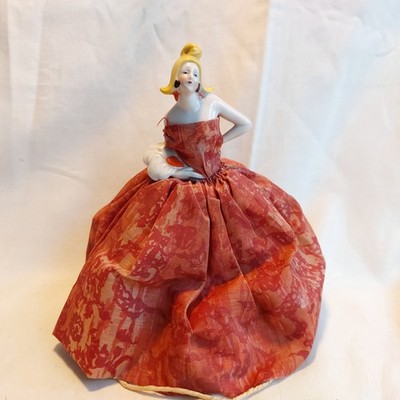 x-94456	Alte Porzellan Teepuppe Half Doll H:ca. 19cm, ohne Originalverpackung,