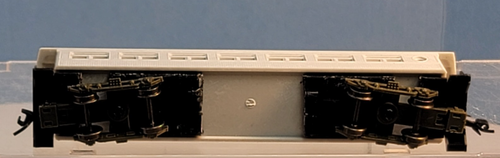 N Athearn 11860 50' Overland Undecorated Sleeper (knuc cplrs mtl whl) - Picture 6 of 6