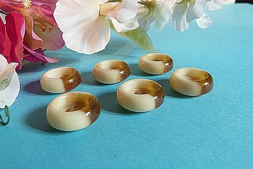 144CTER/Stunning Buttons " Chamois " Brown Cream Lot 6 Buttons Ép. 1960 - Picture 3 of 4