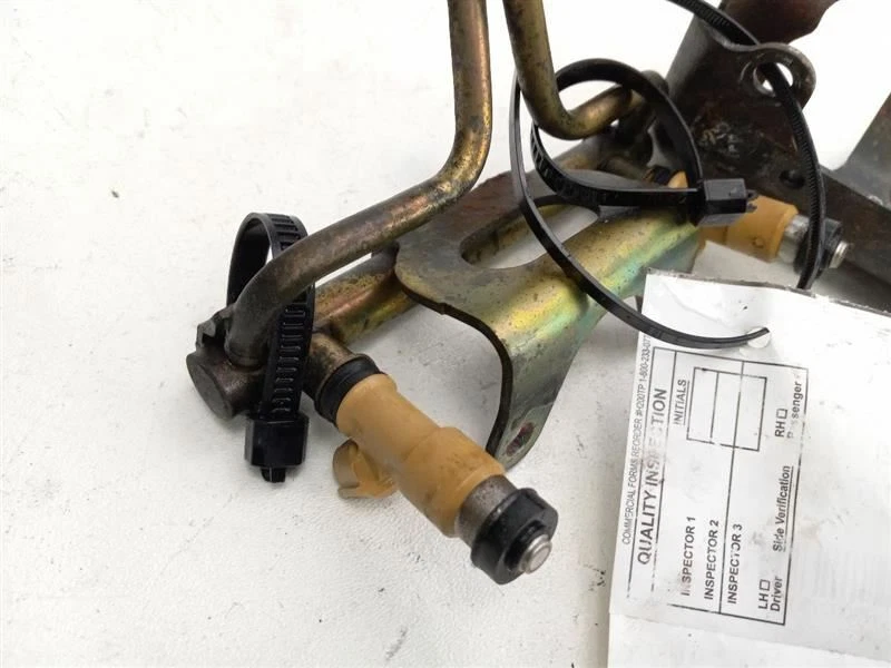 2005 SUBARU FORESTER 右燃料铁路带盖 — 第 3/4 张图片