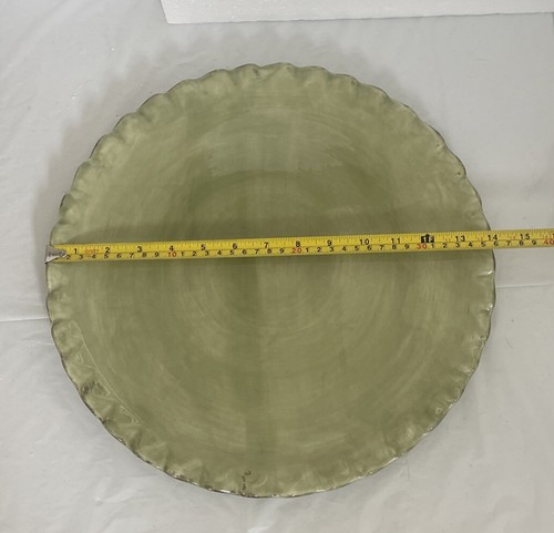 Laurie Gates Green Slightly Raised Serving Platter / Tray, 14”, Scalloped Edge - Picture 4 of 4