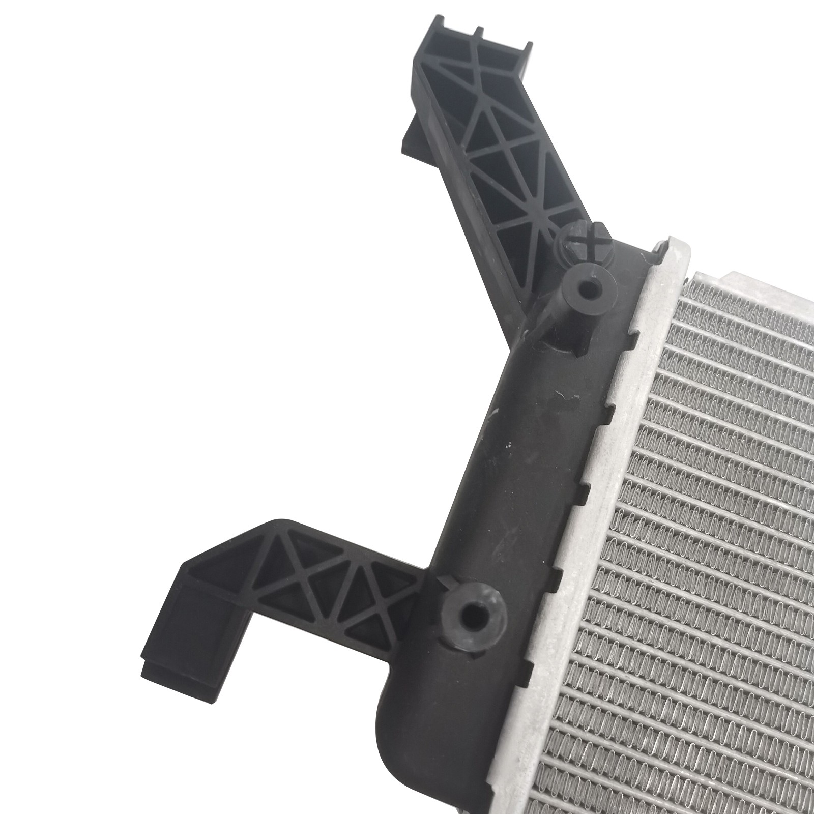 Engine Coolant Radiator for Maserati Ghibli Quattroporte 3.0L 3.8L V6 V8