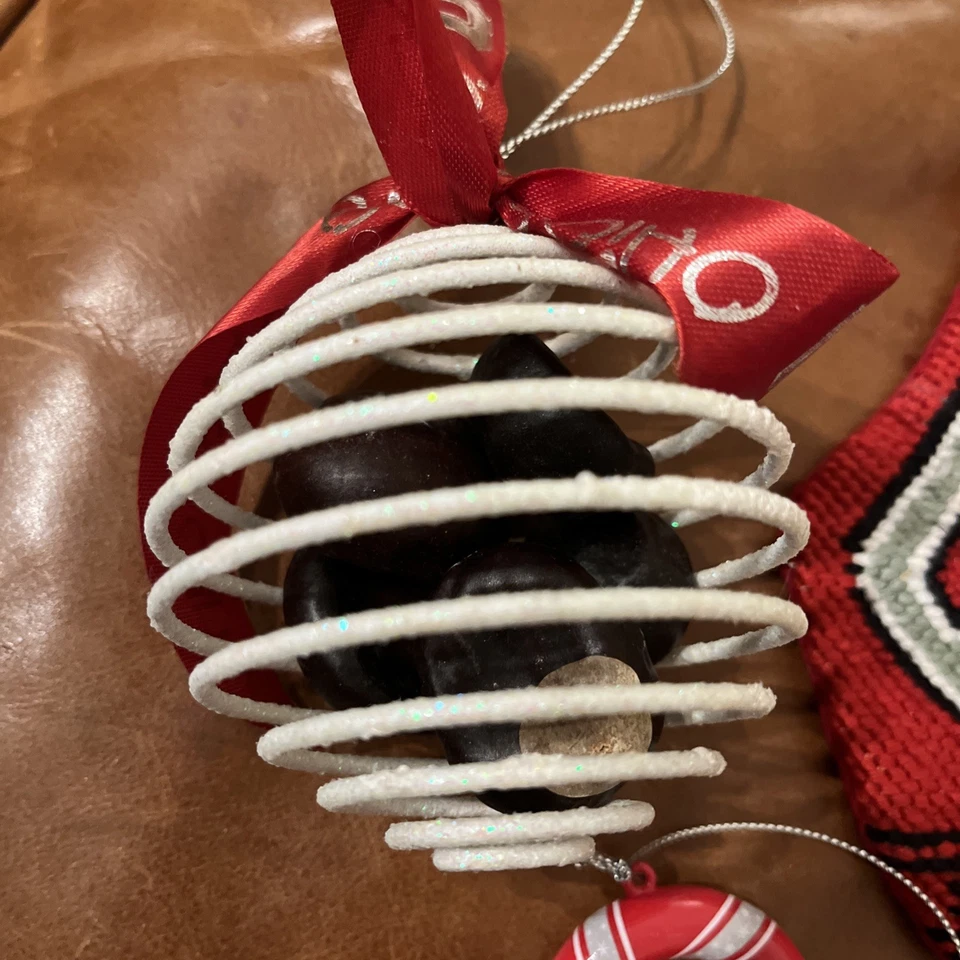 Ohio State Buckeyes Conjunto de Adornos de Navidad Temáticos de Fútbol (7) Foto 2 de 4