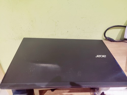 Acer Aspire V Unknown Spec , Not Turn On, Spare Or Repair - Afbeelding 3 van 6