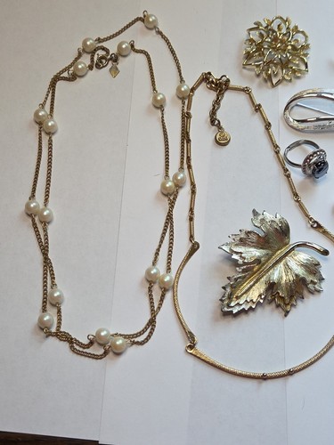 SARAH COVENTRY 18 Pc. Lot Brooches Earrings Necklaces Bracelets Vintage Signed - Picture 23 of 24