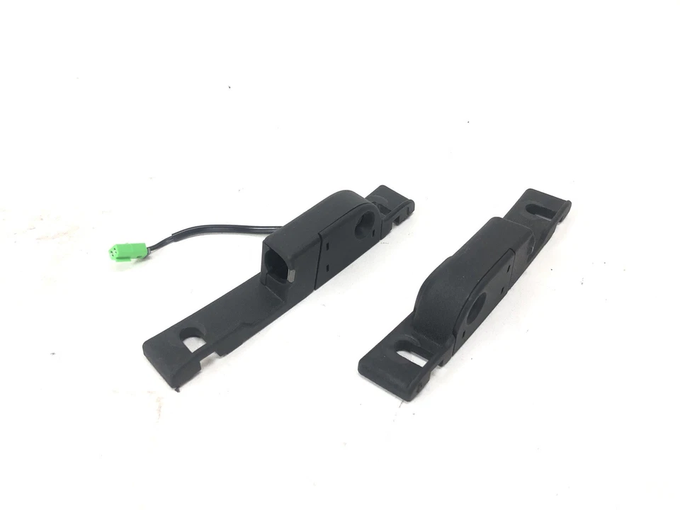 Комплект ударных защелок для верхней части кабриолета Chevrolet Corvette 2005-2013 годов выпуска от оригинального производителя MJ11 - Изображение 2 из 4