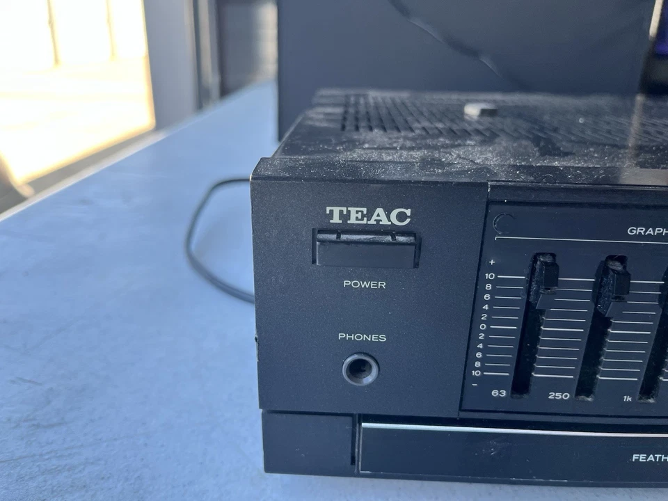 Amplificador estéreo integrado Teac A-880 DC sin probar se vende como está Foto 2 de 4