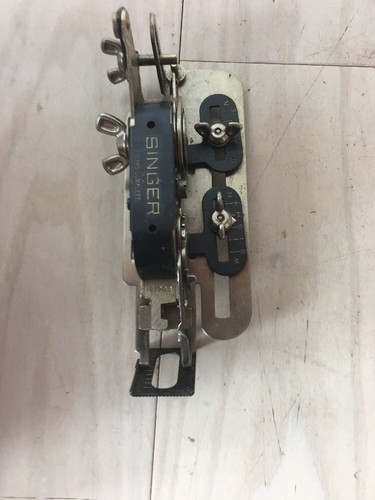 Vintage SINGER BUTTONHOLE attachment 121795 - Picture 7 of 12
