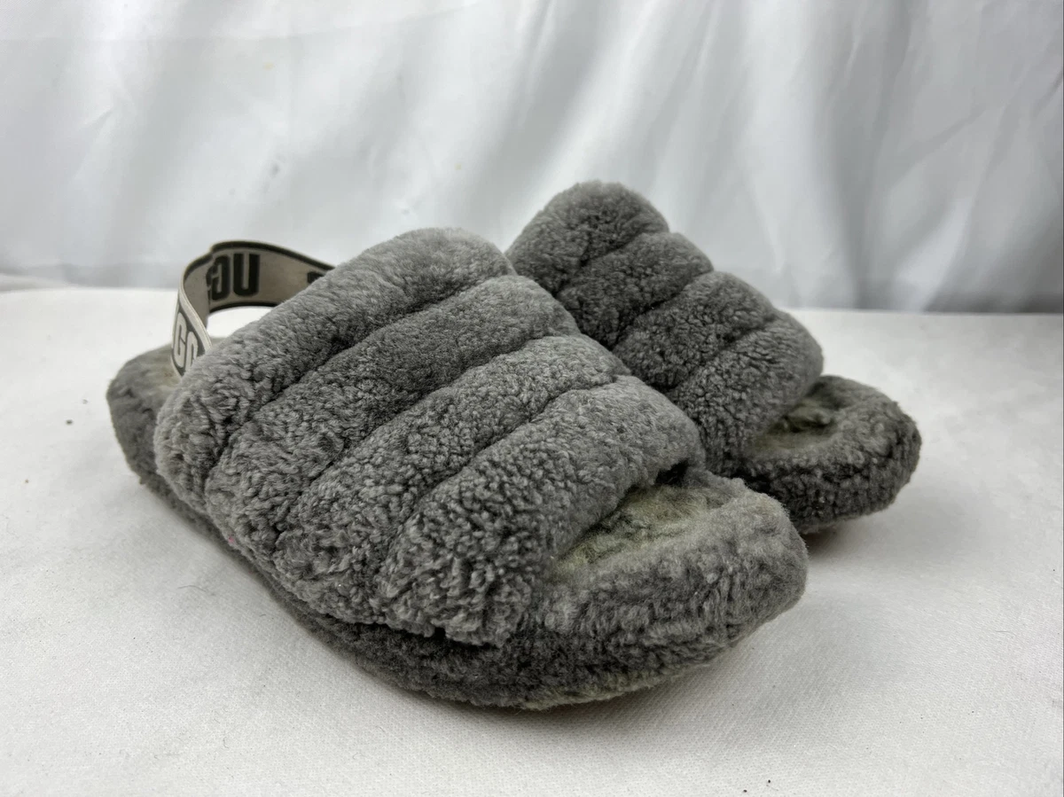Fluffy slider hotsell slippers ugg