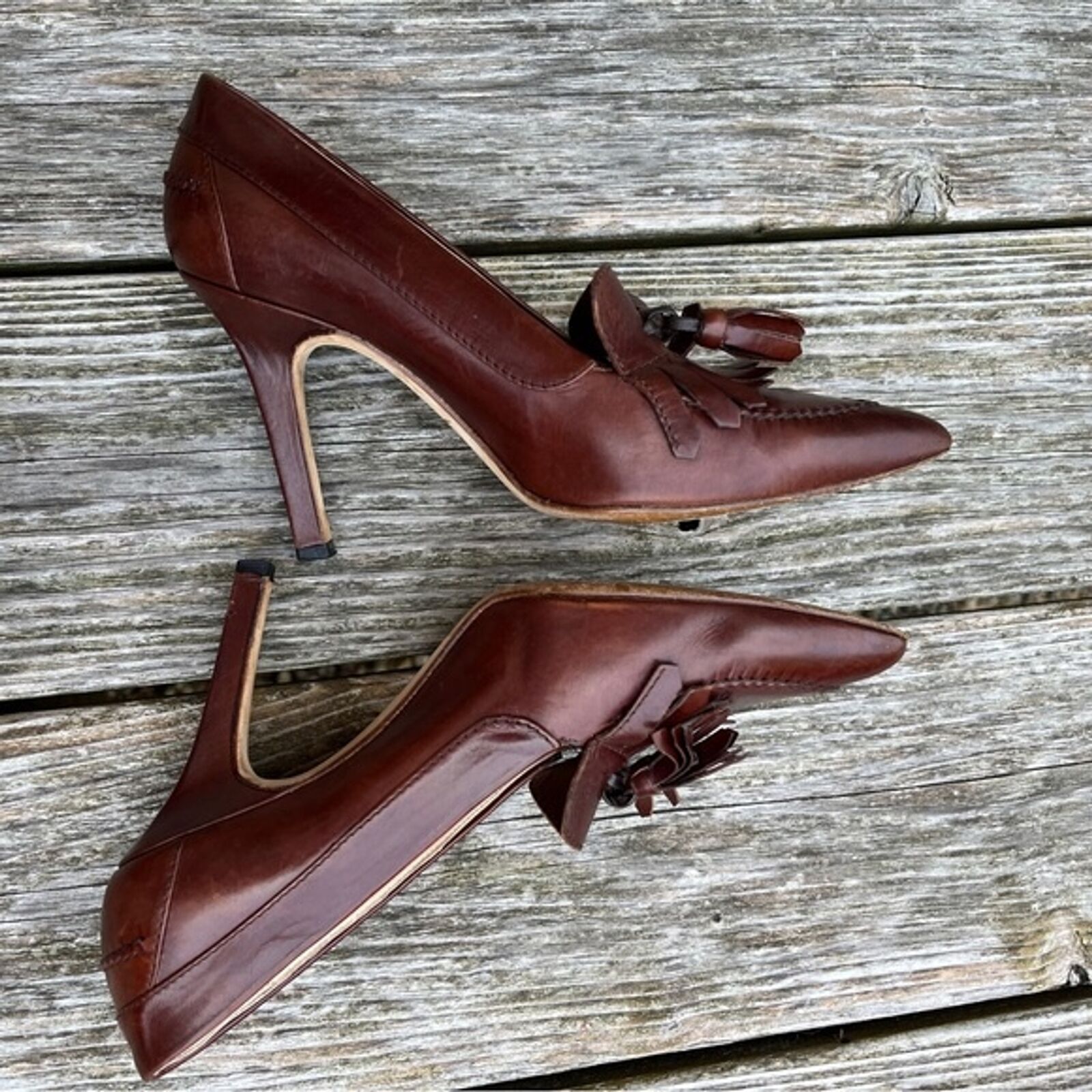 Manolo Blahnik Fringe Oxford Leather Pump Heels i… - image 8
