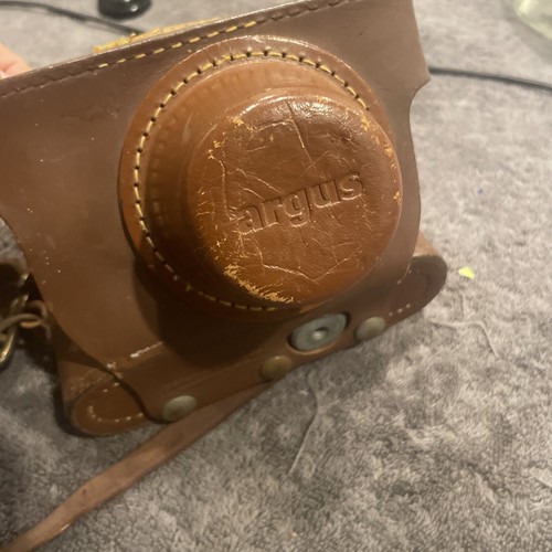 1950 Argus C-four Vintage camera Cintar 50mm f/2.8 lens / Leather case - Picture 7 of 10