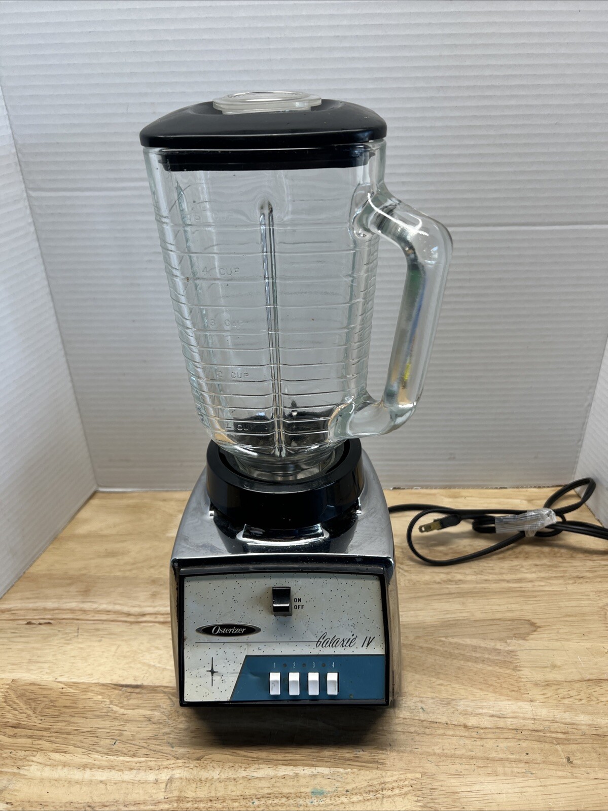 VINTAGE Osterizer Galaxie IV Blender Runs Great Glass excellent condition