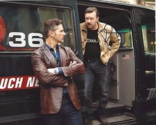ACTOR RICKY GERVAIS SIGNED SPECIAL CORRESPONDENTS MOVIE 8x10 PHOTO A COA OFFICE