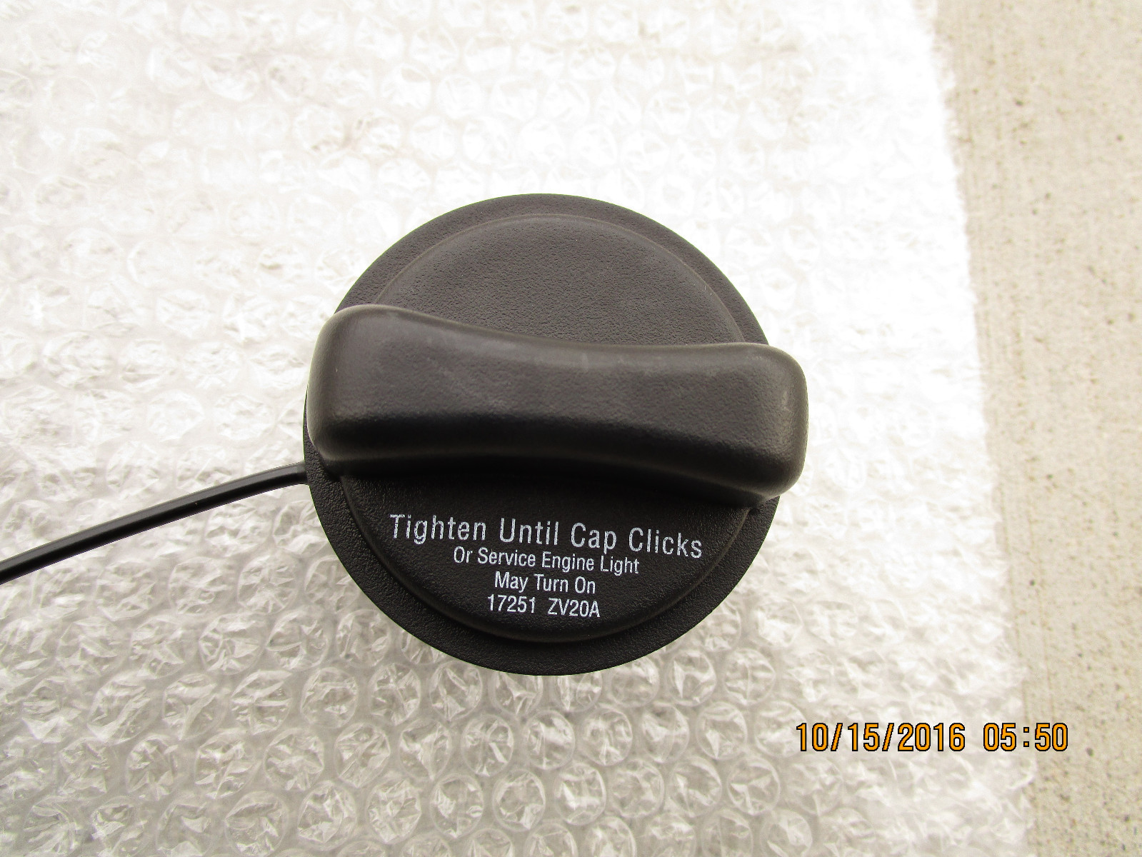 04 06 NISSAN TITAN LE SE XE FUEL GAS TANK FILLER CAP TETHER OEM NEW ZV30A eBay