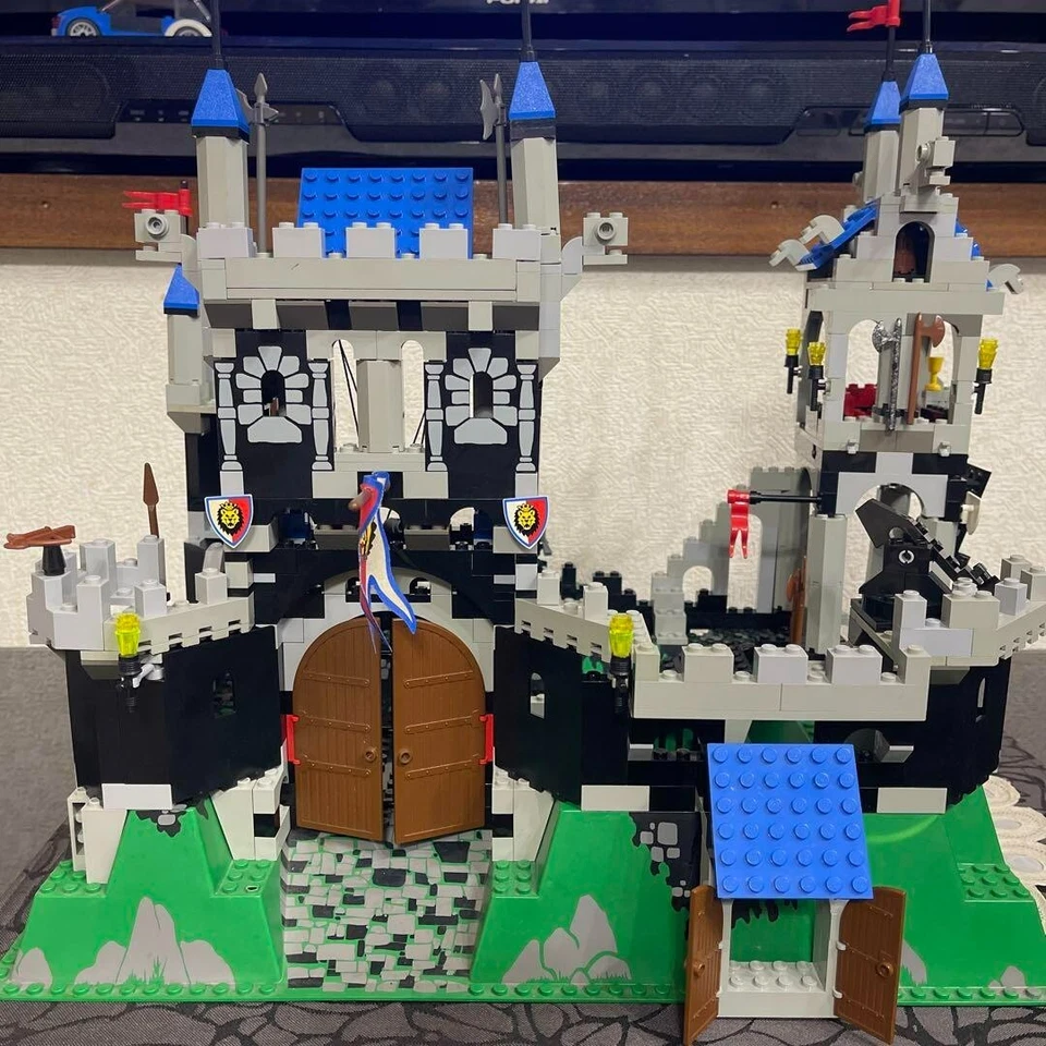 LEGO System Castle Royal Knight's Castle 6090 In 1995 Used - Image 3 of 4