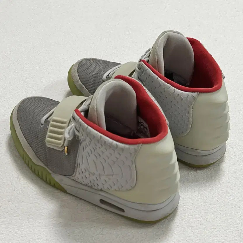 Nike Air Yeezy 2 Pure Platinum Wolf Grey Sneakers US 10 (280) thumbnail 4