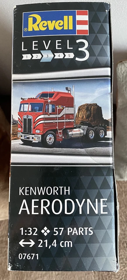 Maquette Revell 1/32 Camion Kenworth Aerodyne - Photo 2/2