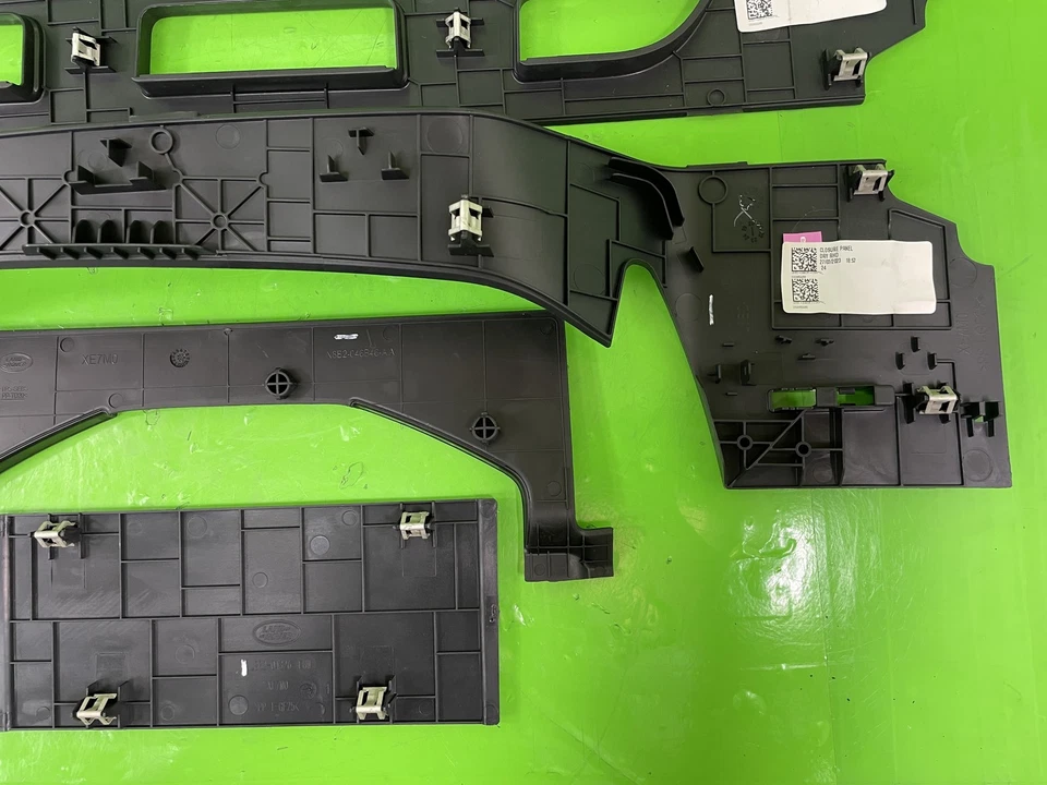 LAND ROVER DEFENDER L663 DASHBOARD TRIMS COVER CLOSURE PANEL STRIP 2020-2025 - image 4 of 4