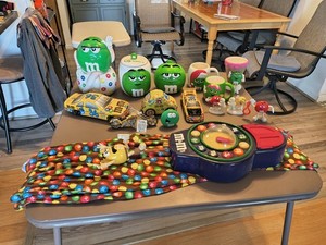 M&M Collection 16 Peice