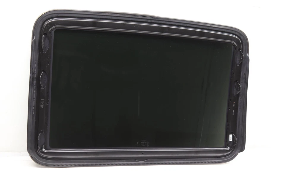 2017-2022 AUDI A4 QUATTRO - Sunroof / SUN ROOF Glass Panel 8W5877071 - Image 3 of 4