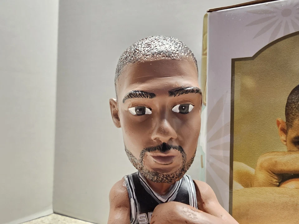 Tim Duncan San Antonio Spurs NBA 2022 SGA Bobblehead NIB - Image 2 of 4