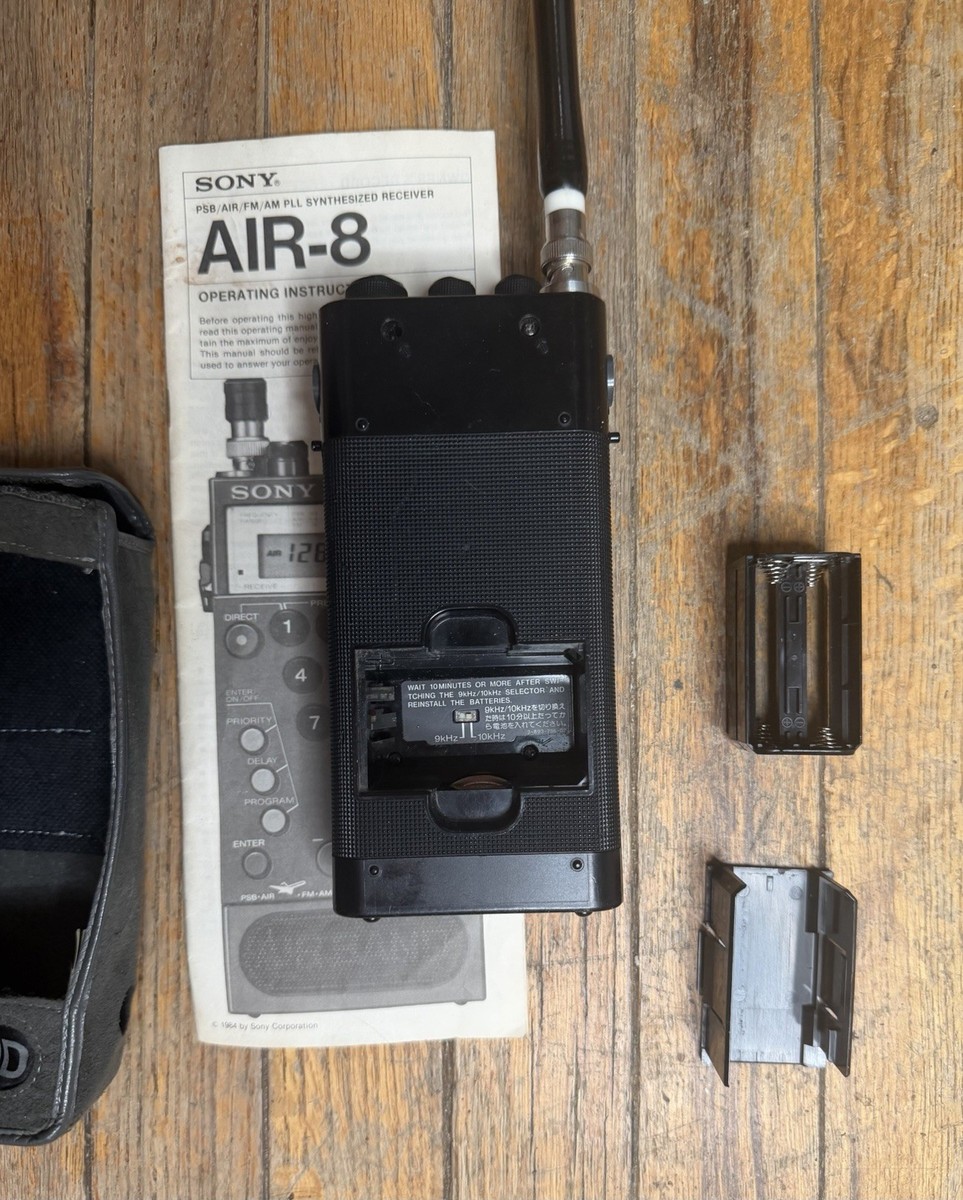 Sony Air-8 Handheld Synthesized Receiver 4-Band PSB/AIR/FM/AM