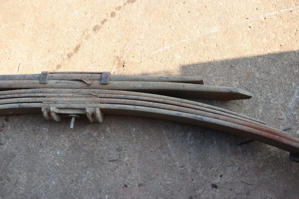 Ford F250 SD 2011-2016 4x4 doble cabina suspensión trasera izquierda resorte de hoja OEM Foto 3 de 4