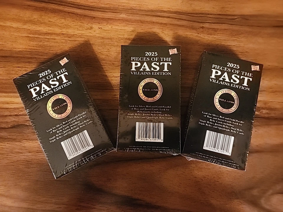 Oferta de 3 cajas - $100 - Piezas del pasado: edición villanos caja sellada de fábrica Foto 2 de 3