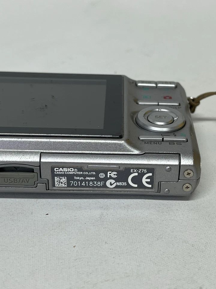 UNTESTED Casio Exilim EX-Z75 Silver 7.2MP 3x Optical Zoom Digital Camera Flash - Image 3 of 4