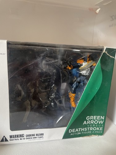 Green Arrow vs Deathstroke DC Collectible Injustice. Deathstroke ONLY