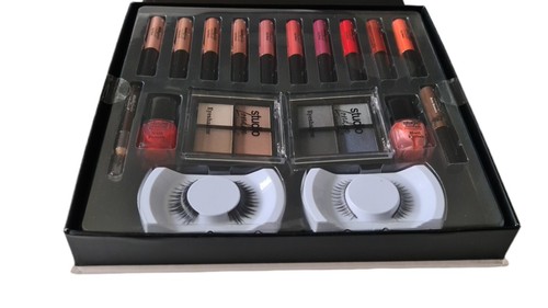 Superdrug Studio Ultimate Beauty Vault