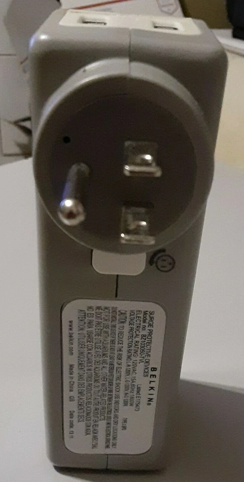 Belkin SurgePlus USB Swivel Surge Protector and Charger (power strip and USB) - Image 3 of 3