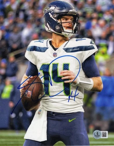 SAM DARNOLD NFL Seattle Seahawks Auto Autographed Signed 8x10 Photo BAS COA