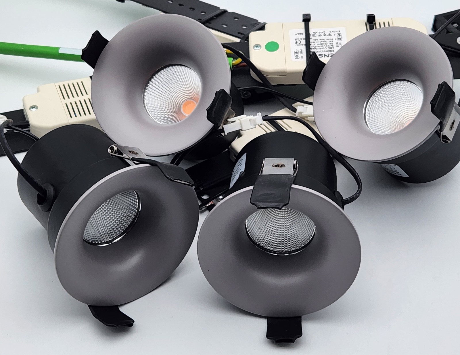 Spot encastrable LED 11W Ensto IP44 gris 3000K lot de 4