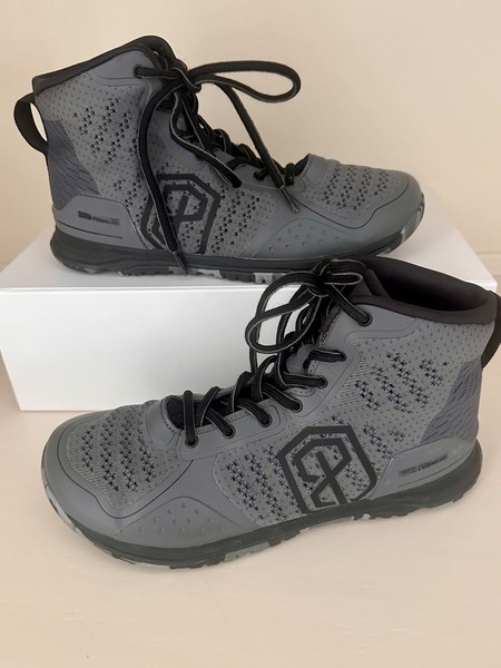 Born Primitive Savage 1 Zapatos de entrenamiento High Top Hombre 8.5 Gris Negro Raros CrossFit 3