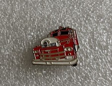 Atlas Editions Collection - Seagrave 1958 Truck Pin Badge