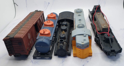 Railroad Cars Lot Of 5 For Parts or Repair Mixed Brands  As Is #2