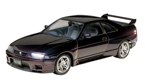 Tamiya 1/24 Sports Car Series No.145 Nissan Skyline GT-R V