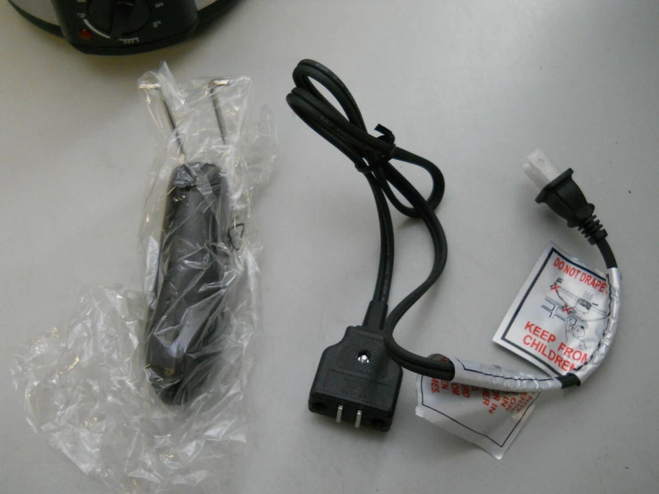 Cooks Essentials Deep Fryer 1 Quart #99340 Black Stainless Steel RV Camping - Image 3 of 4