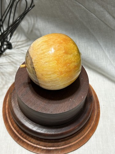 Vintage Alabaster Hand Carved Stone Fruit Ripe Sliced Peach With Pit/Seed MCM - Picture 6 of 8