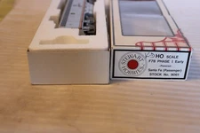 HO Scale Stewart, F7B  Phase 1 Early Diesel Loco Santa Fe Silver  no # - 9061 KD