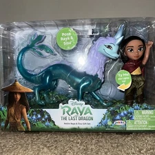 Disney Raya and The Last Dragon Petite Raya & Sisu Gift Set Sisu Lights Up