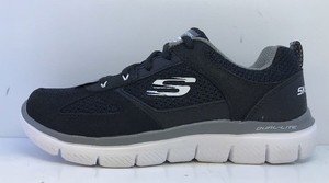black sketchers ladies