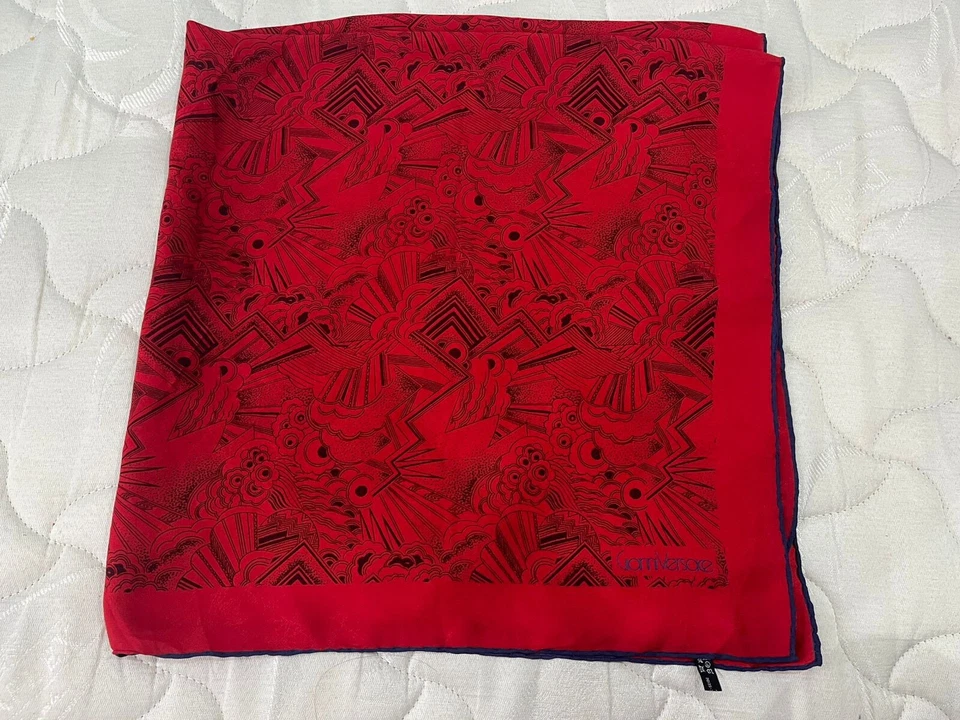 S4# Gianni Versace Geometric Red square Silk scarf 34 inch made in Italy - Image 2 of 4