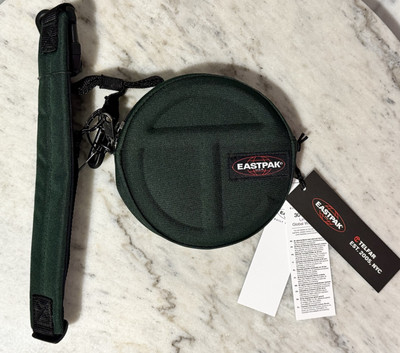 Telfar x Eastpak Circle Bag Dark Olive 100% Authentic Neu mit grünem Etikett